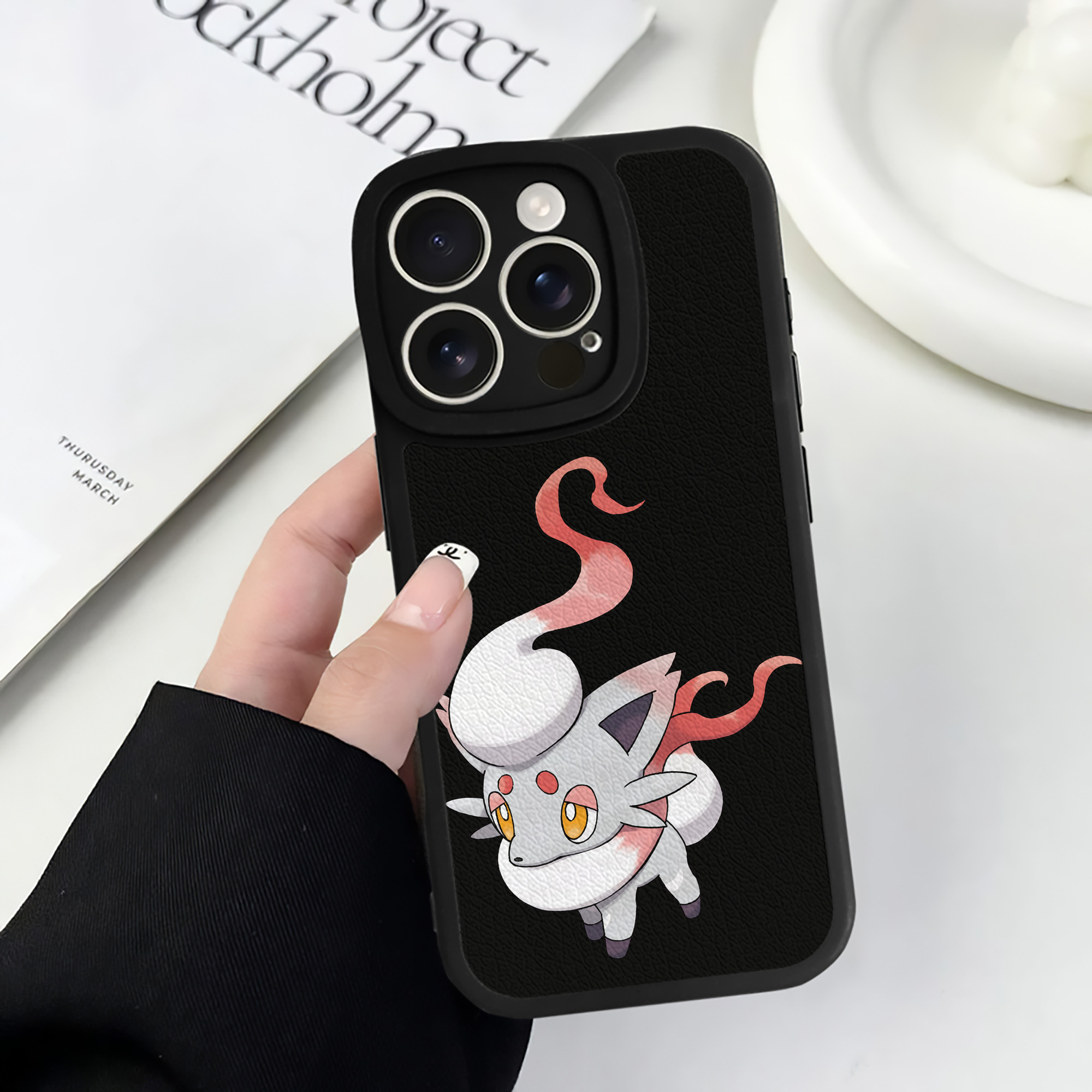 （画像用） ポケットモンスター Pokémon 【iPhone 16シリーズ対応】シリコンスマホケース（レザー調） 材質：シリコン